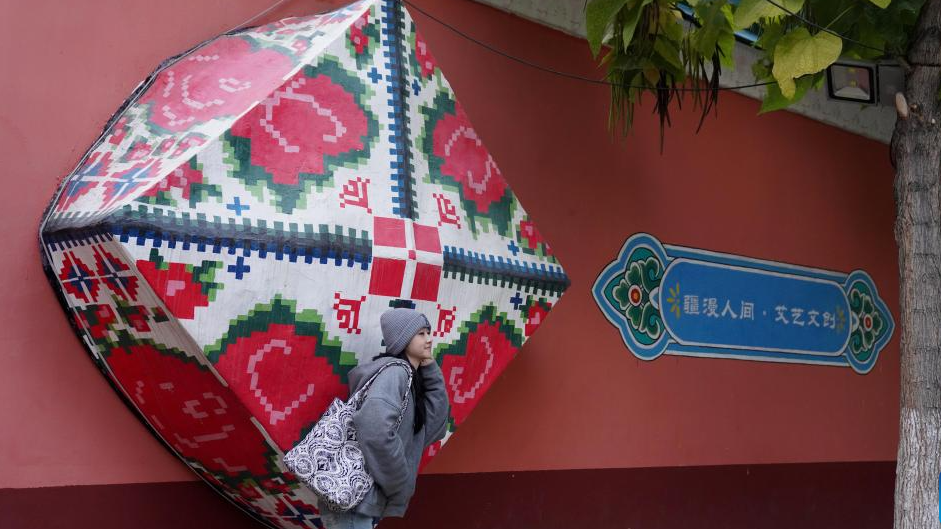 Historic Liuxing Street in Yining attracts tourists with unique charm