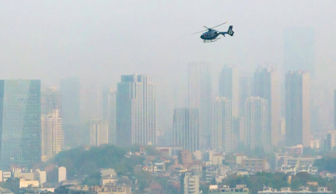 武汉首条低空游览航线在汉阳试飞