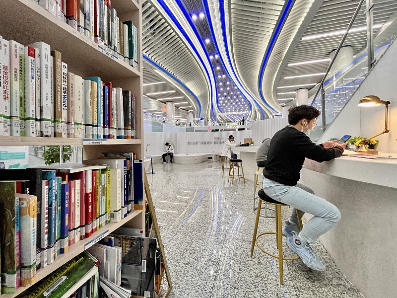 Guangzhou cria biblioteca em estação de metrô