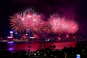 烟花盛宴闪耀香港祝福祖国