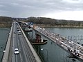 à gauche: vieux pont, à droite nouveau pont en construction (févr. 2008)