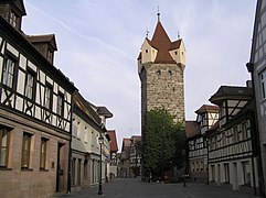 Hauptstraße mit Fehnturm