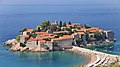 Đảo Sveti Stefan, cách thị trấn Budva 6 km