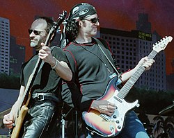 A Grand Funk Railroad 2002-ben.