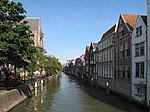 De Pottenkade naast de Grote Kerk aan de Voorstraatshaven