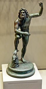 Statuette en bronze, d'après le type du Latran. Musée Correr, Venise.