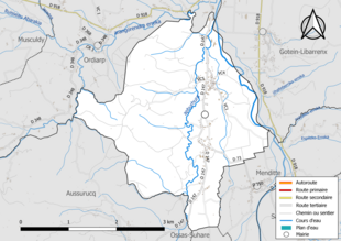 Carte en couleur présentant le réseau hydrographique de la commune