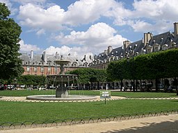 Park na Place des Vosges