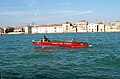 Vedette de pompiers dans le bassin de saint Marc.