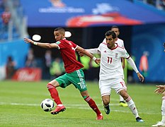 Ziyech face au milieu iranien Vahid Amiri.