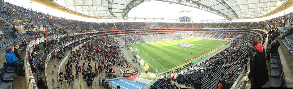 Panorama vóór de wedstrijd Eintracht Frankfurt - 1 FSV Mainz 05 (2:1) op 24 april 2016