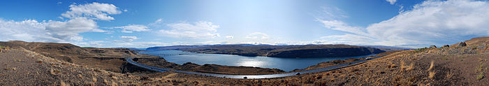 Panorama sur le Columbia près de Vantage