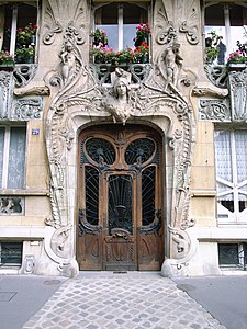 Ornamentare ceramică a fațadei Clădirii Lavirotte, de Alexandre Bigot, din Paris (1901)