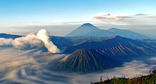 Bromo-Semeru-Batok-Widodaren.jpg