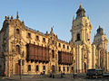 El Palacio arzobispal junto a la Catedral de Lima