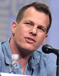 Jonathan Nolan vid San Diego Comic-Con 2017.