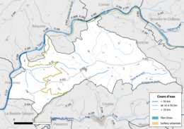 Carte en couleur présentant le réseau hydrographique de la commune