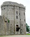 Pont-levis sans flèche basculant en se relevant par l'avant du château de Dinan