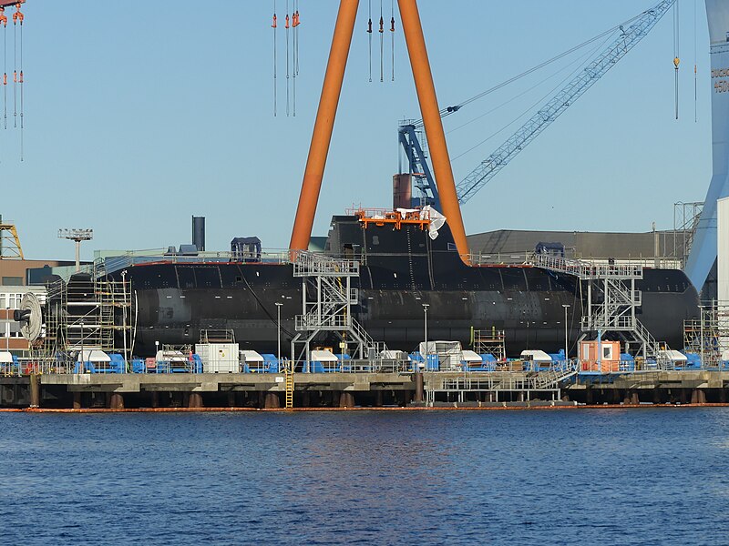 File:Submarine in Kiel, Germany 05.jpg