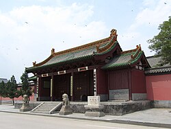 朔州崇福寺，始建于唐代并存有金代殿宇