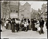 Beursplein met Beurs van Berlage in 1903.