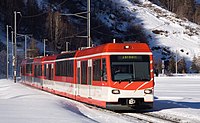 Zwei dreiteilige BDSeh 4/8 der Matterhorn-Gotthard-Bahn mit Panorama- und Niederflurwagen und Drehstrom-Umrichterantrieb (2002)