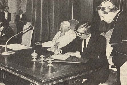 Signatura del Tractat de Pau i Amistat entre l'Argentina i Xile en la Ciutat del Vaticà el 29 de novembre de 1984, sota l'arbitratge de Joan Pau II