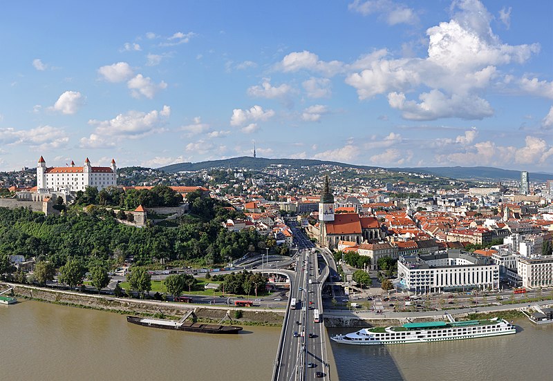 File:Bratislava Panorama R01.jpg