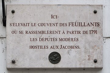 Plaque commémorative au n°235 de la rue Saint-Honoré.