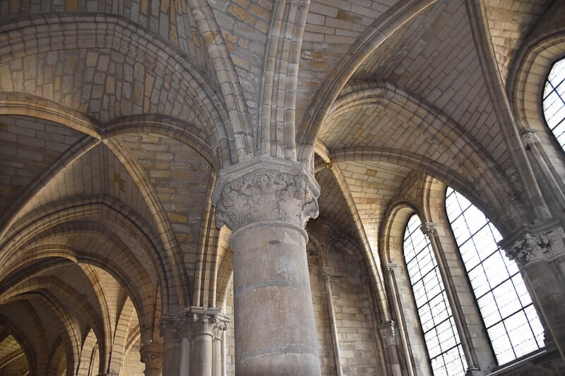 File:Reims - Basilique Saint Remi 58.jpg