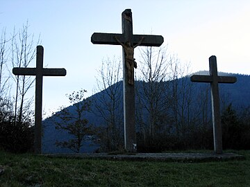 Croix dédiée à l'archange saint Michel.