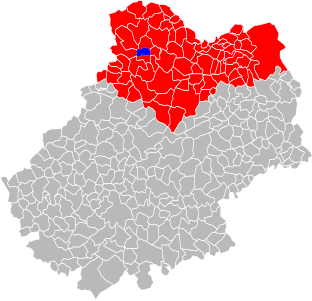 Carte indiquant l'emplacement de Mayrac en bleu dans son intercommunalité en rouge au sein du département du Lot.