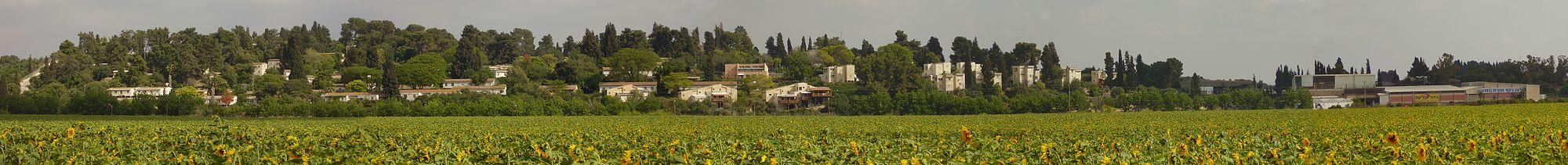 Panoramatická fotografie kibucu Barkaj.