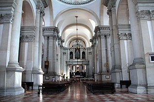 Nef, autel et orgues la basilique San Giorgio Maggiore à Venise.