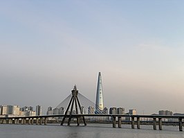 Olympische brug en Lotte World Tower