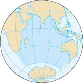 De Indische Oceaan (Engels: Indian Ocean), met boven het Indisch Schiereiland, links Afrika, onder Antarctica en rechts Australië.