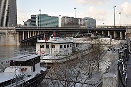 Pont vu de la rive droite, côté Neuilly-sur-Seine.