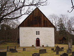 Kyrkja på Kirkøy, Hvaler kyrkje frå 1100–1200-talet