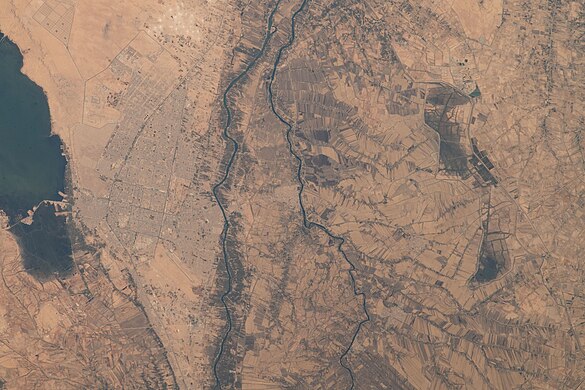 photo of Najaf and Al-Kufa, Euphrates River (2 branches)