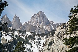 Pohled na Mount Whitney z jižního úpatí