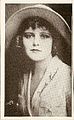 Juanita Hansen, estrela de vários seriados, destacando-se The Lost City, em 1920.