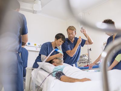 Doctors working in the intensive care unit