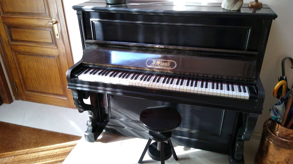 buffet piano