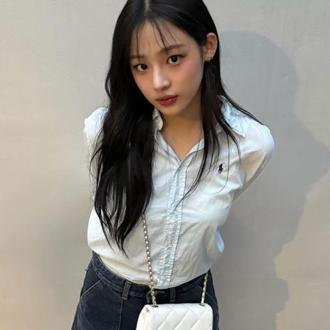 minji 🤍🐰 Newjeans Minji Icon, Minji Icon, Newjeans Minji, Kim Minji, You're My Favorite, South Korean Girls, Cute Pictures, Girl Group