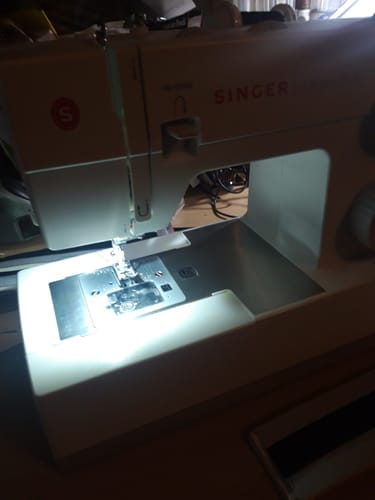 Customer photo review of Singer Heavy Duty 5511 Sewing Machine - 30% faster, 60% stronger - Special edition white version of the popular 4411 - New 2025 model