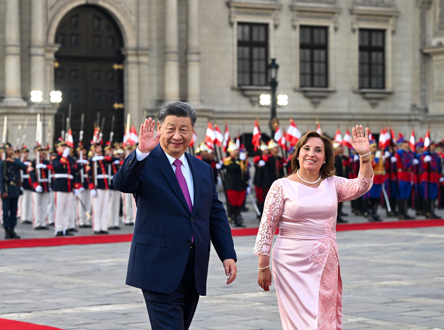 习近平同秘鲁总统博鲁阿尔特举行会谈