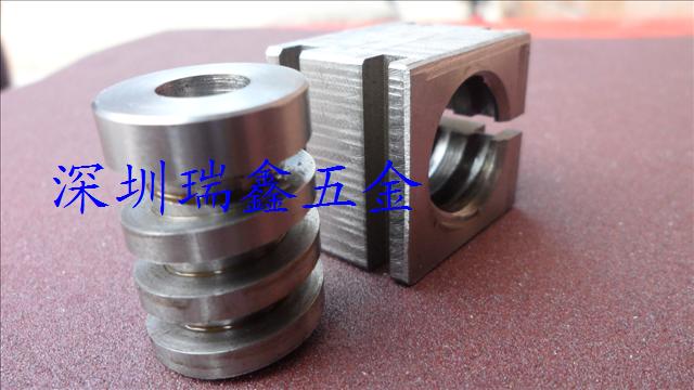 供应各类高精密度丝杆 可来图来样定制