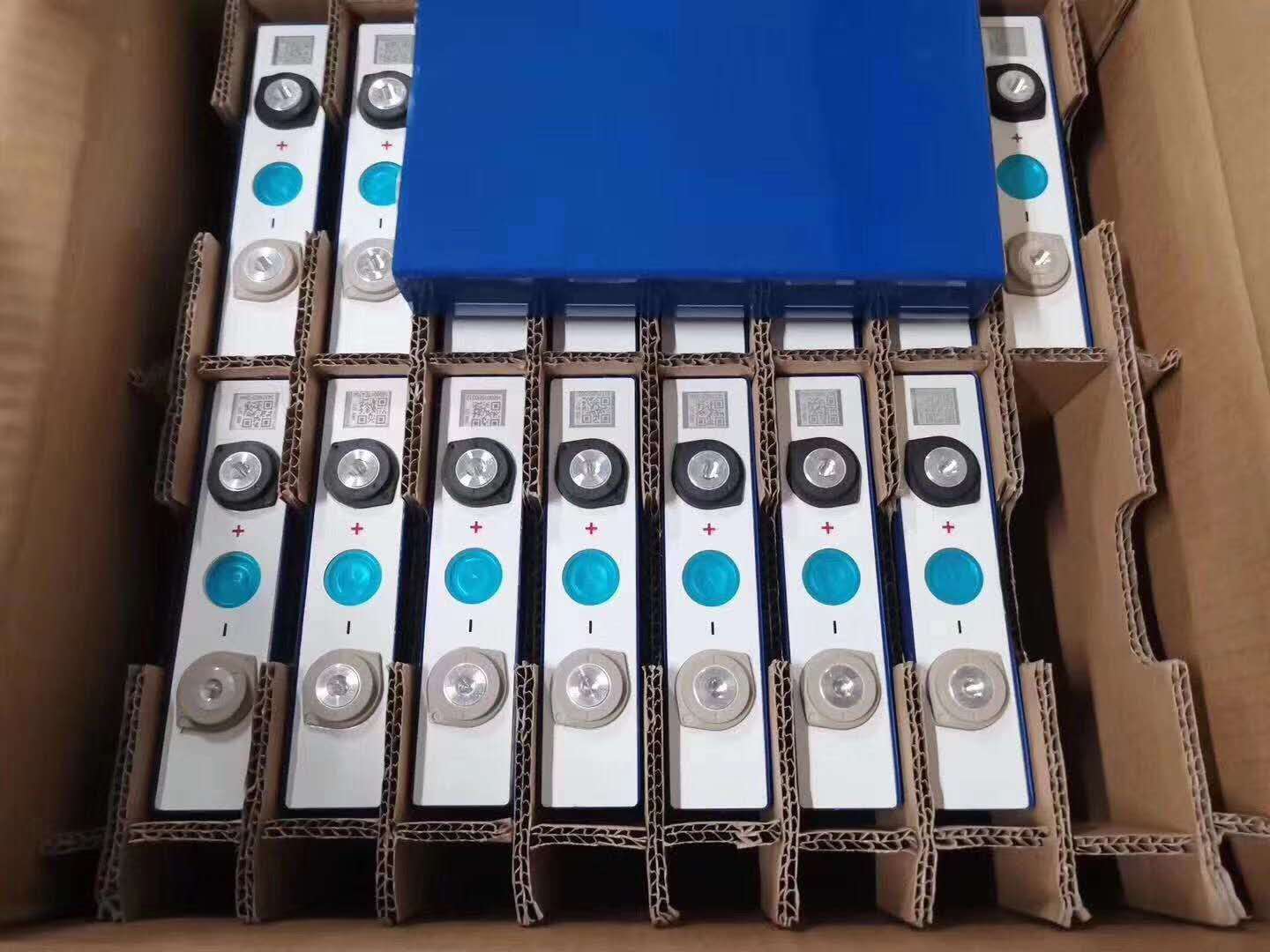 大连新能源汽车电池回收 高价回收_免费上门回收