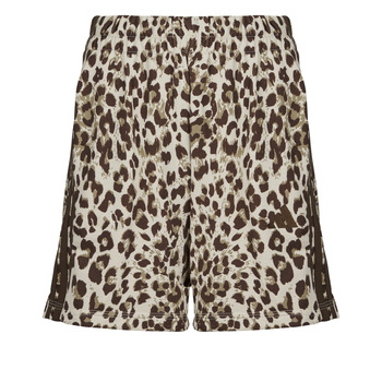 Odjeća Žene
 Bermude i kratke hlače adidas Seasonal Essentials Animal Print Shorts Višebojna