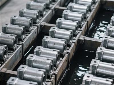 江苏除油除锈四合一磷化液厂家 欢迎来电 苏州元本科技咨询供应